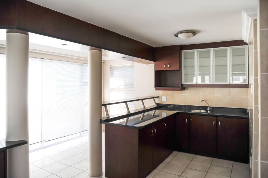 To Let 4 Bedroom Property for Rent in Calypso Beach Western Cape